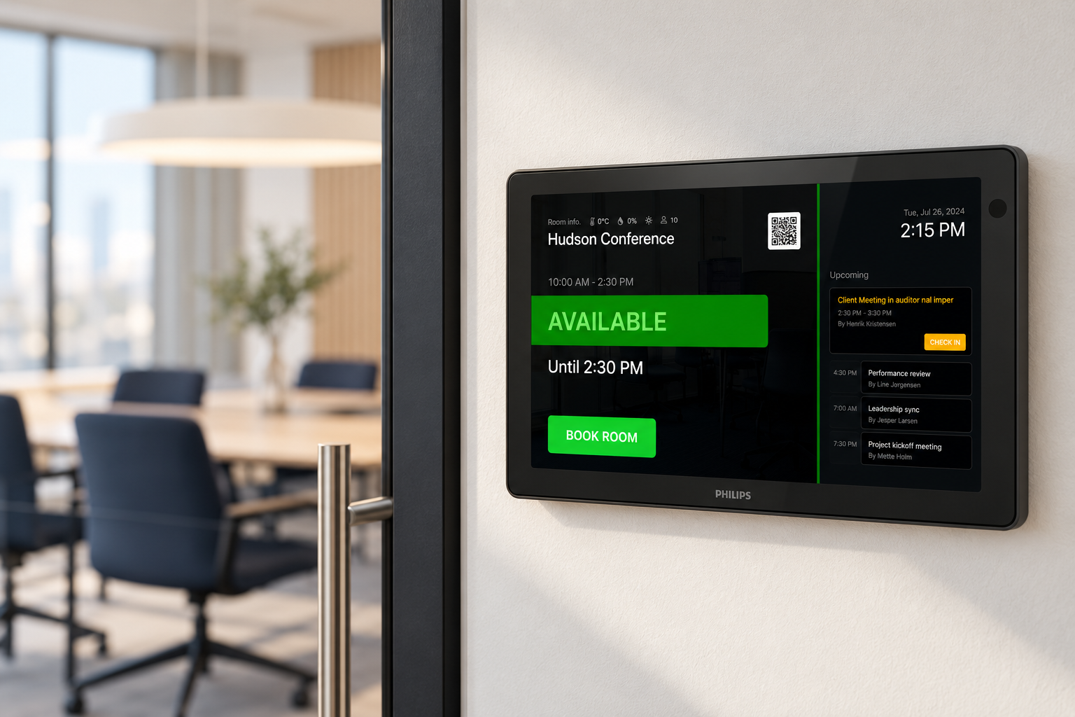 MyDesk møderumsskærm på en Philips touchskærm ved mødelokalets dør
